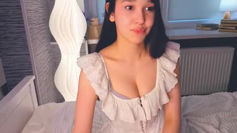 Celina Lillie online show from March 26, 12:21 pm