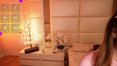 Lilly Colins online show from April 16, 7:58 pm