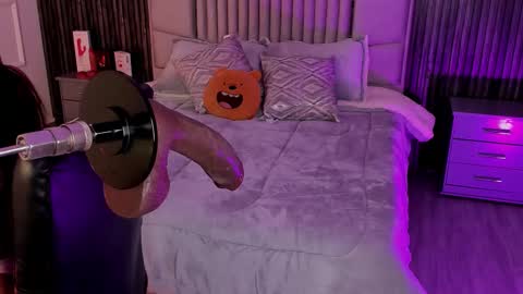 Lilly Ortiz online show from December 15, 7:54 pm