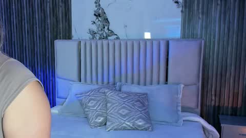 Lilly Ortiz online show from February 9, 9:06 pm