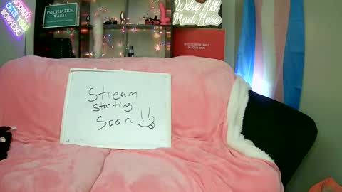 Snapshot of lillyvtrap chatting on October 5, 10:06 pm lillyVonT online show from October 5, 10:06 pm