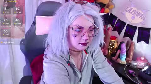 Snapshot of lilomoon69 chatting on October 23, 2:40 pm Lilo online show from October 23, 2:40 pm