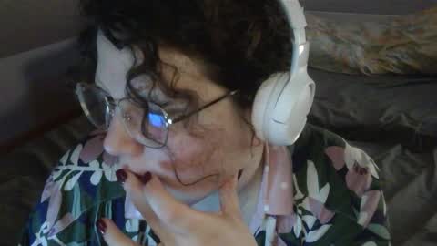 liloudouce online show from February 20, 5:37 pm