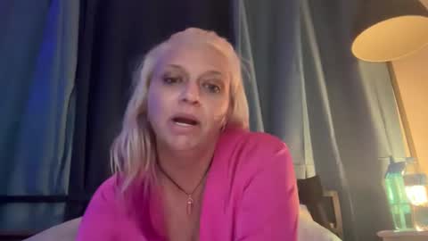 Snapshot of lilpuffster chatting on October 24, 5:47 pm lilpuffster online show from October 24, 5:47 pm
