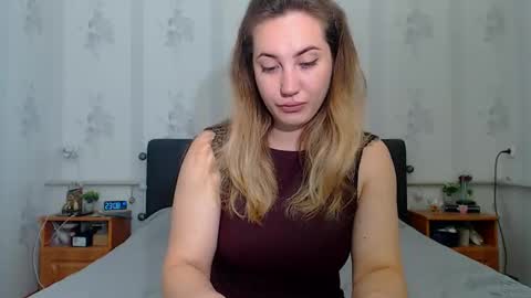 lilu_cute25 online show from April 18, 8:09 pm