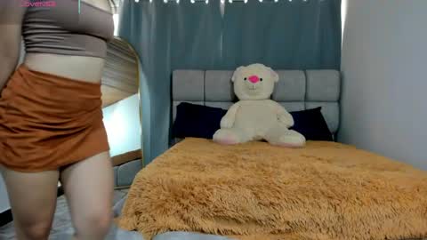 lily_122 online show from April 12, 8:35 pm