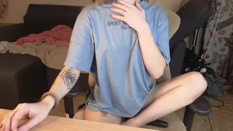 lily_and_jake online show from December 3, 4:24 am