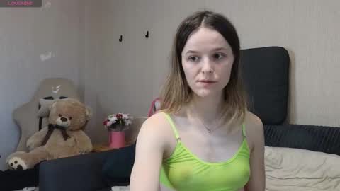 lily_and_jake online show from September 20, 9:45 am