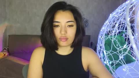 Lily online show from November 11, 6:59 am