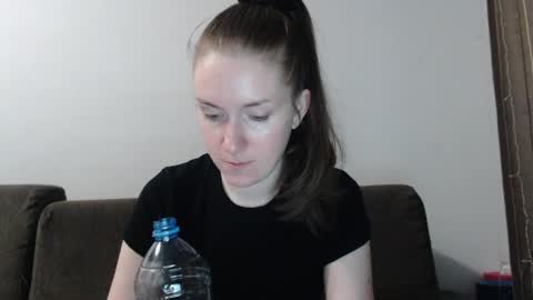 lily_love_x online show from April 3, 12:28 am