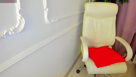 Lily online show from March 16, 4:48 am