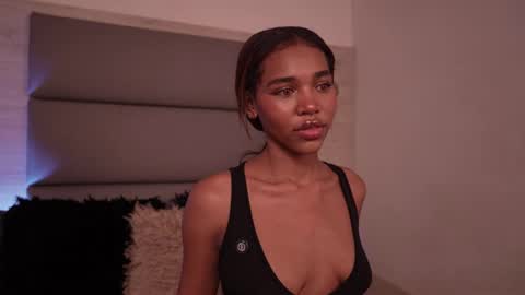 Lily Miiller online show from May 3, 9:10 pm