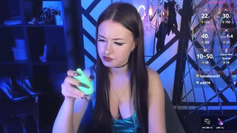 Lily online show from February 18, 5:09 pm