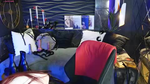 Lily online show from April 9, 7:36 am