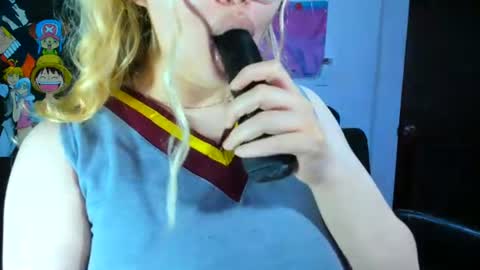 lily_stone04 online show from June 15, 9:12 am