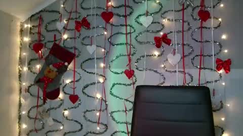 small lily online show from January 11, 4:35 pm