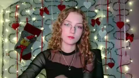 small lily online show from November 6, 6:33 pm