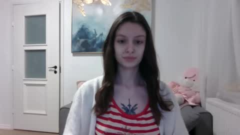 lilycandy_ online show from February 26, 4:32 pm