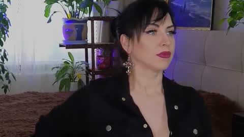 Lily online show from October 31, 11:21 am