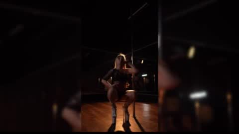 lilydavisss online show from May 9, 3:56 am