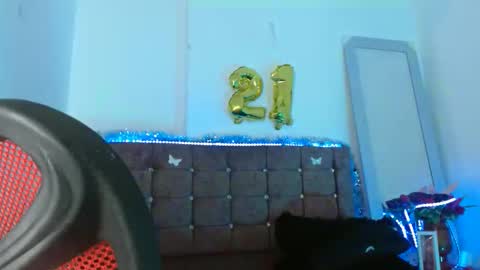 lilyjamesx online show from February 2, 1:52 pm