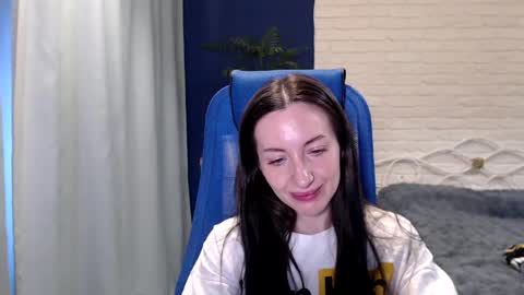 Lily online show from May 12, 8:56 am