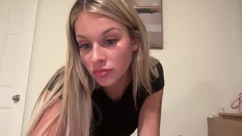 lilysummers21208 online show from February 4, 12:58 am