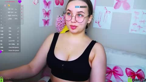 Lily online show from September 12, 8:05 am