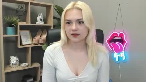 Lily online show from May 14, 6:55 am