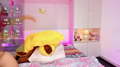 lilywhitee1 online show from May 30, 4:22 am