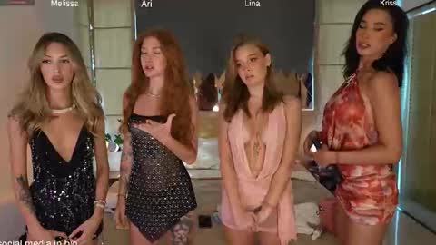 Snapshot of lina_kriss chatting on October 29, 4:03 am Kriss and Lina online show from October 29, 4:03 am