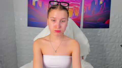 lina_massey online show from May 7, 1:23 am
