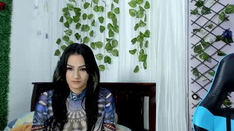 Snapshot of lina_paola chatting on February 20, 1:36 am paola online show from February 20, 1:36 am