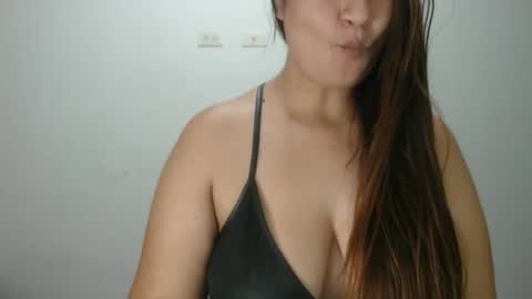 Snapshot of lina_playful chatting on September 16, 10:17 am iiisabella online show from September 16, 10:17 am