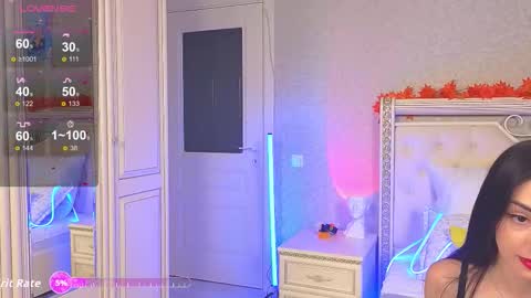 Lina Robbins  online show from November 7, 9:50 pm