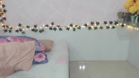 LINA SANCHEZ online show from October 1, 1:43 pm