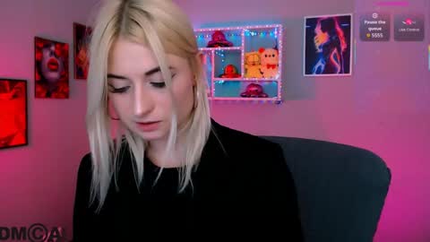 linaa_dolly online show from June 7, 7:52 pm
