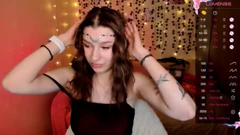 Lina online show from October 31, 9:53 am