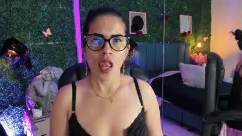 Lina  online show from January 8, 12:00 pm