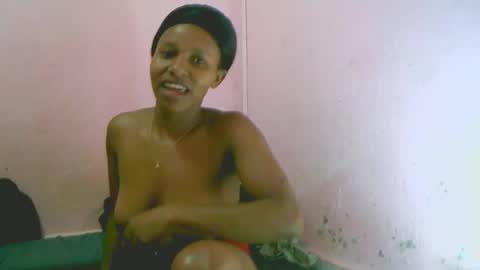 linah1123 online show from April 3, 9:00 pm