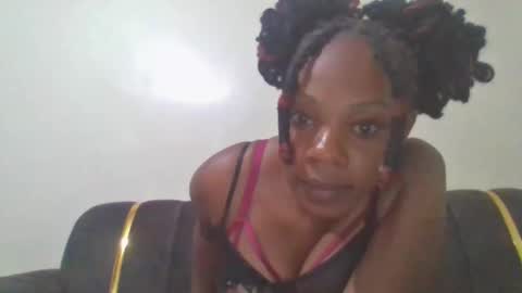 linahusu online show from November 17, 8:00 pm