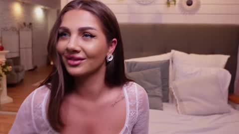 LinaReese online show from March 5, 8:43 am