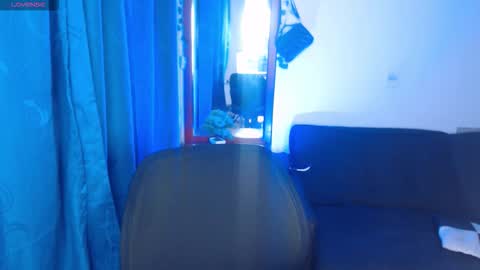 lincy_honeyy online show from October 28, 4:35 am