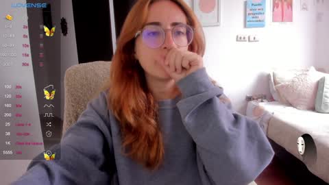 Giggles  online show from January 28, 1:05 pm