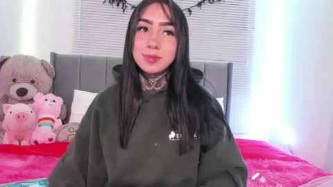 Lindaa maria  online show from September 18, 10:47 pm