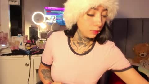 Lindaa maria  online show from April 15, 9:12 am