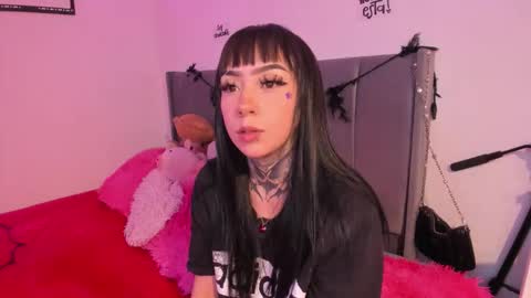 Lindaa maria  online show from December 14, 2:40 am