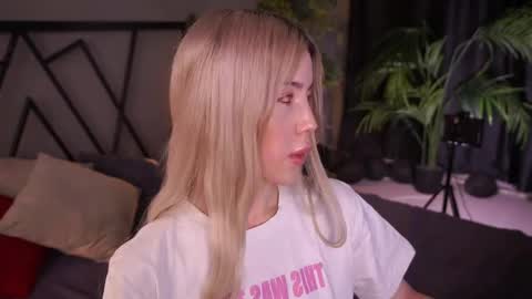 your Linda is back online show from April 20, 4:37 am