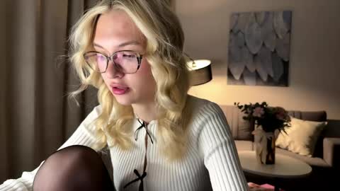 Emma online show from April 29, 6:24 pm
