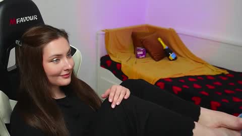 Tina online show from March 7, 7:25 pm